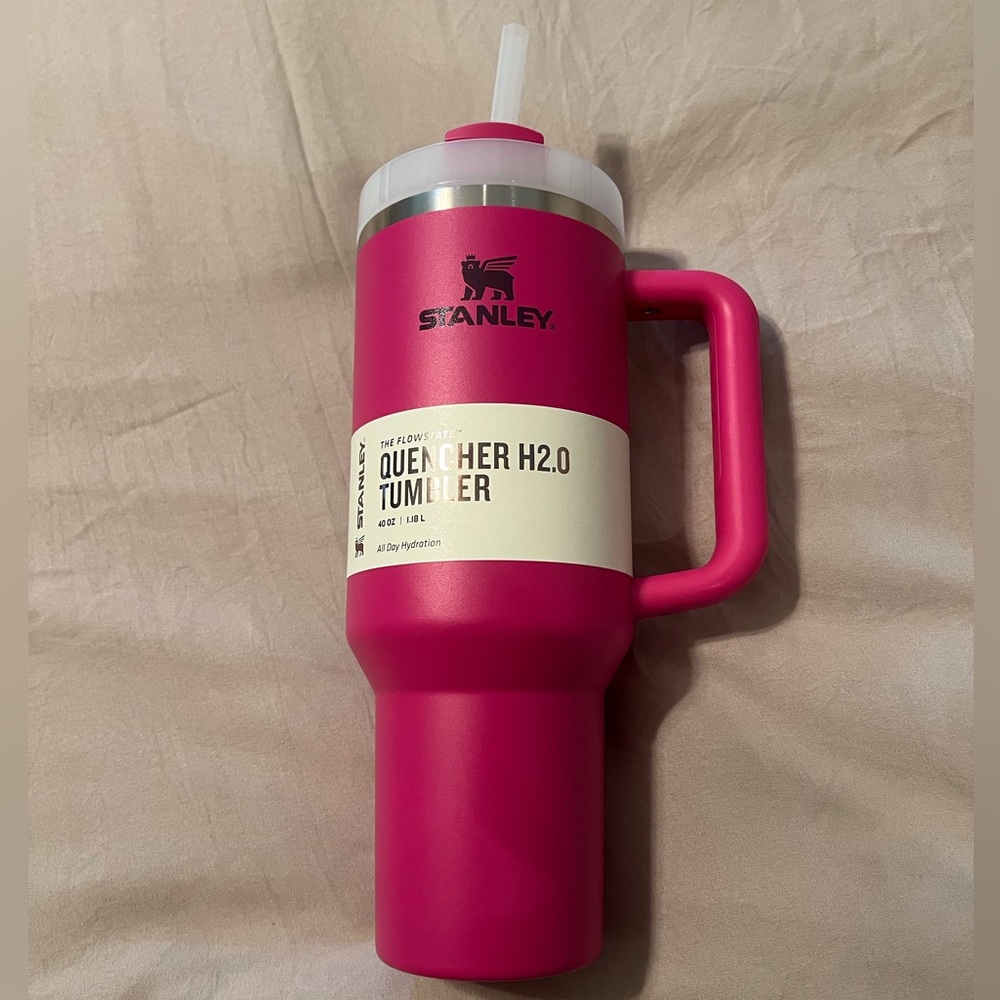 Stanley Quencher H2.0 Fuchsia 40oz Tumbler NWT